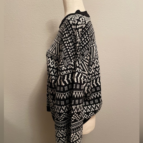 Alice + Olivia Hazel Pleated Sleeve Pullover - Picture 6 of 7